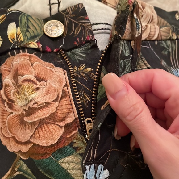 7 For All Mankind  Floral Skin Jean (Mid-Waist) - Picture 11 of 11